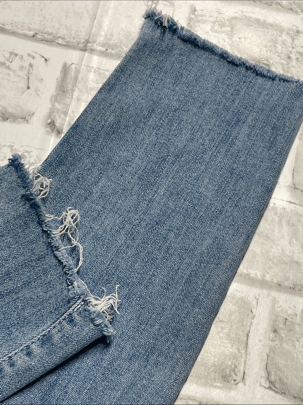 Mother’s Women's High-Rise button-fly blue Jeans. Fray hem. The Stunner. Size 24 - Picture 4 of 12
